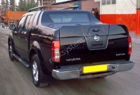 Крышка Grandbox для пикапа Nissan Navara с задними фонарями